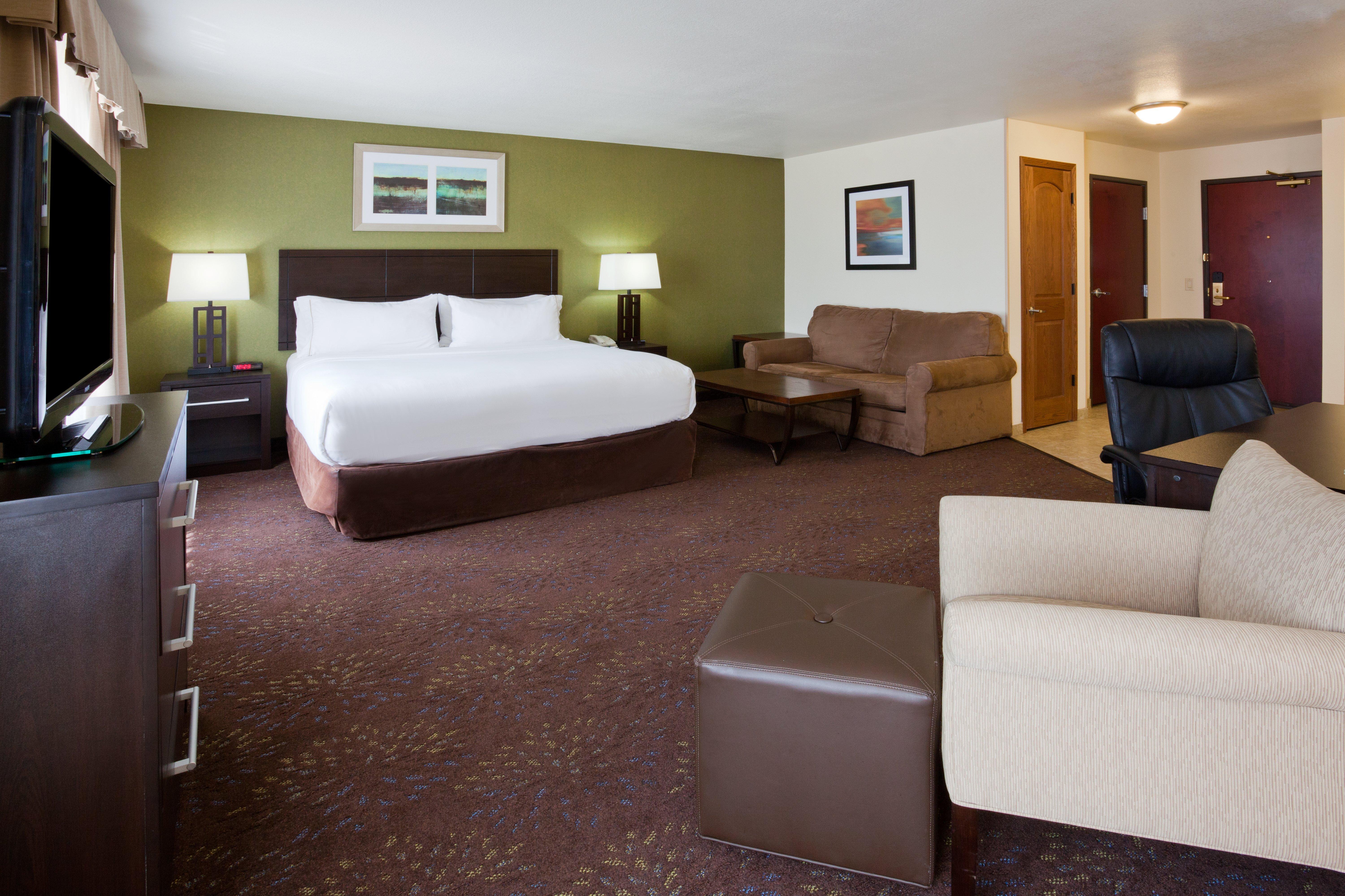 Holiday Inn Express & Suites Aberdeen, An Ihg Hotel Exterior photo